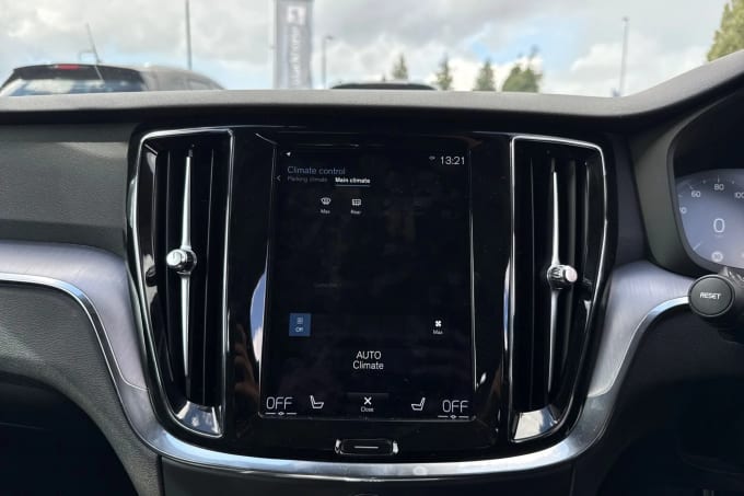 2021 Volvo V60