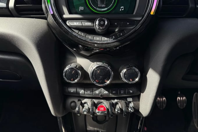 2020 Mini Hatch