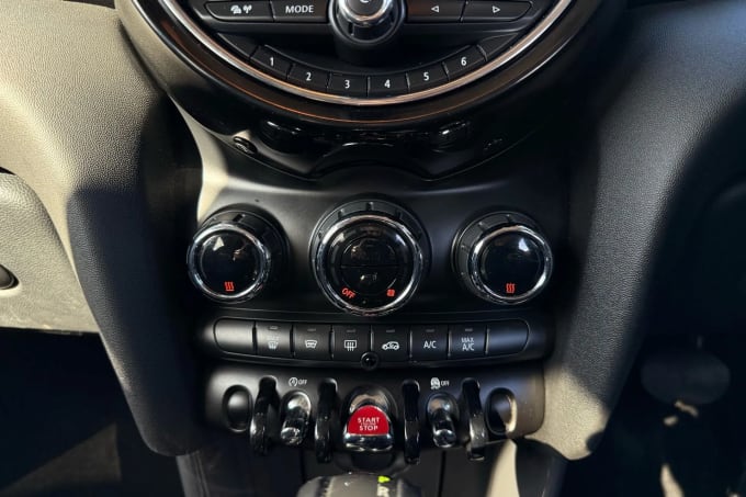 2017 Mini Hatch