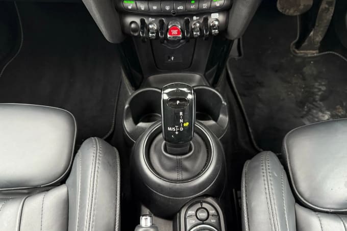 2022 Mini Hatch