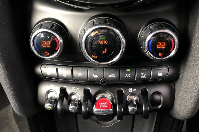 2017 Mini Hatch