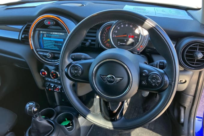 2018 Mini Hatch