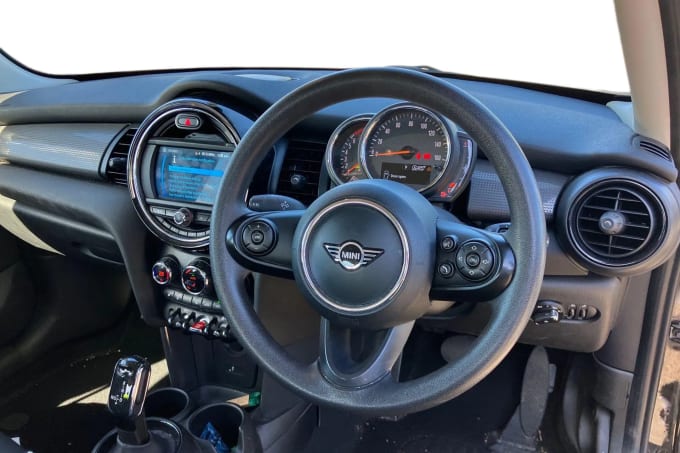 2019 Mini Hatch