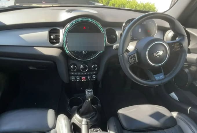 2021 Mini Hatch