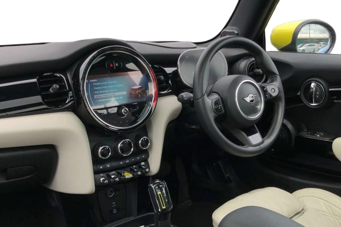 2022 Mini Hatch