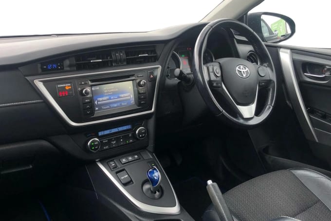 2015 Toyota Auris