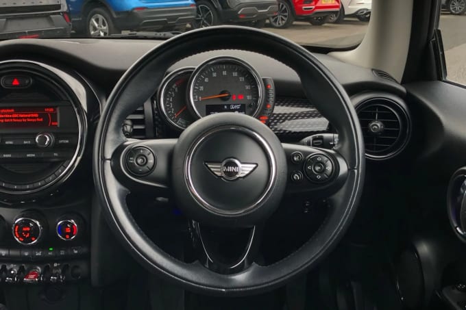 2016 Mini Hatch