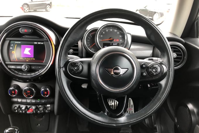 2018 Mini Hatch