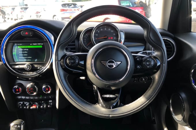 2020 Mini Hatch