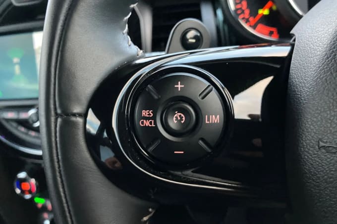 2019 Mini Hatch