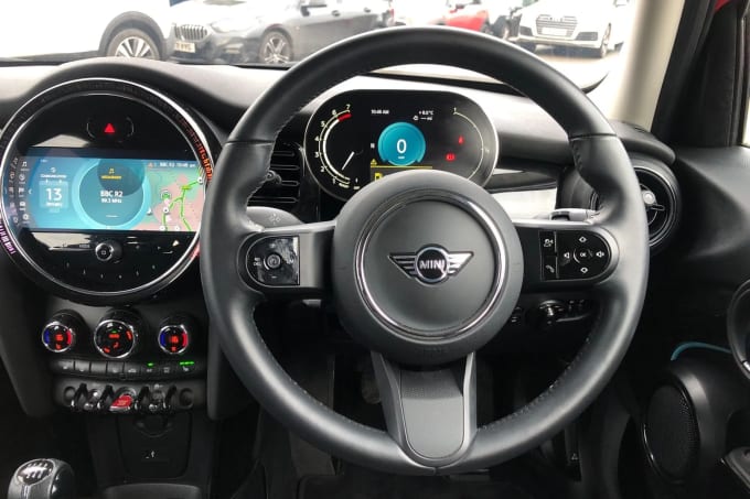 2021 Mini Hatch