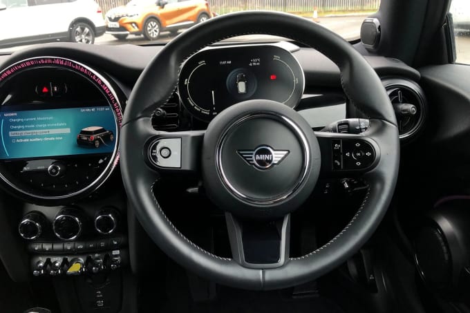 2021 Mini Hatch