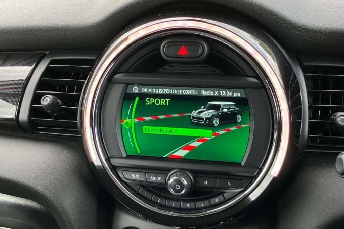 2018 Mini Hatch