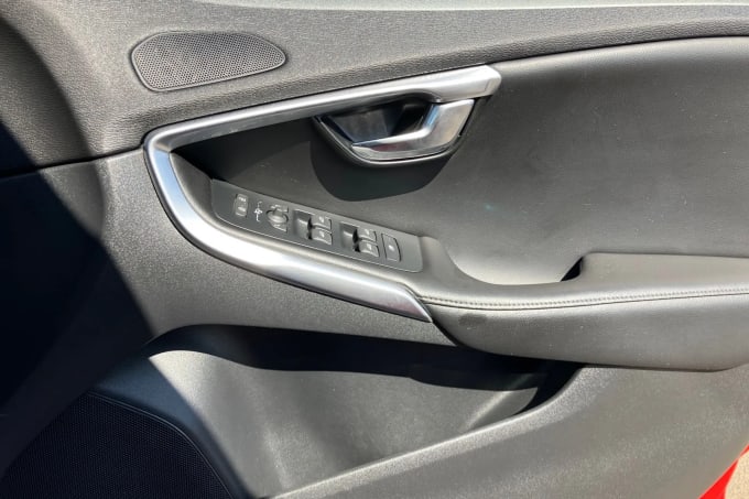 2016 Volvo V40