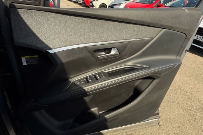 2020 Peugeot 5008