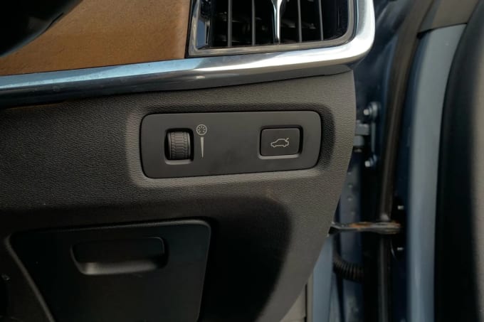2016 Volvo S90