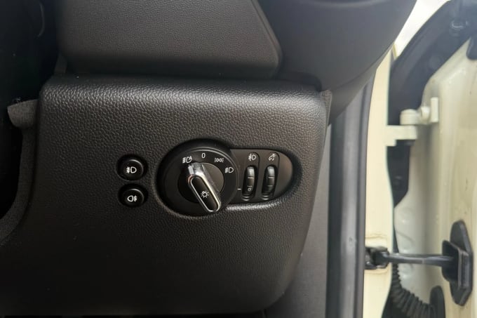 2020 Mini Hatch