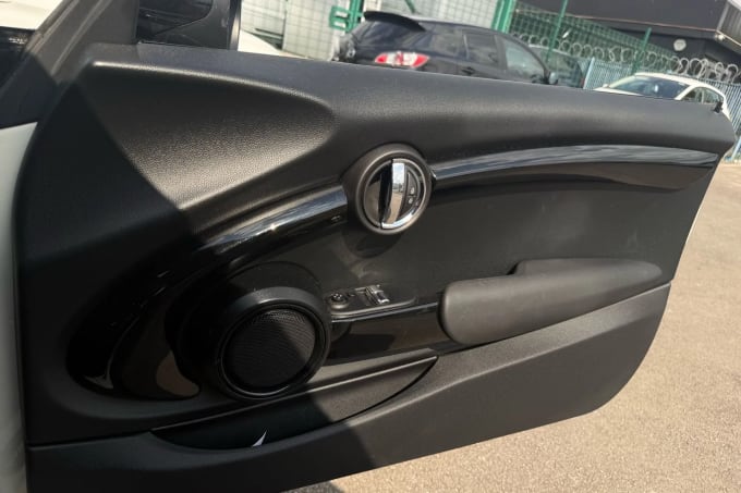 2020 Mini Hatch