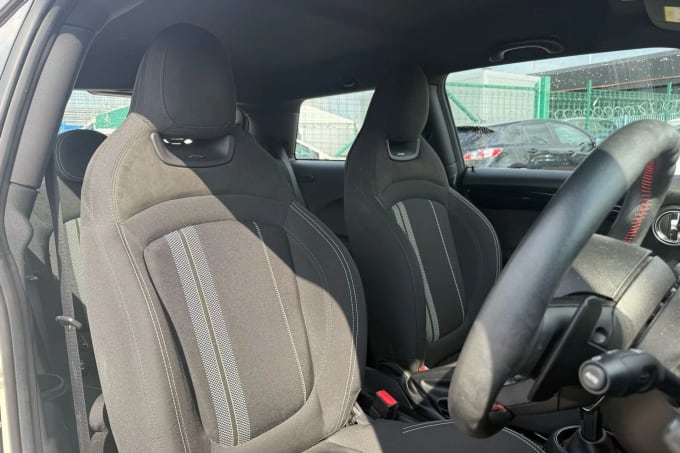 2020 Mini Hatch