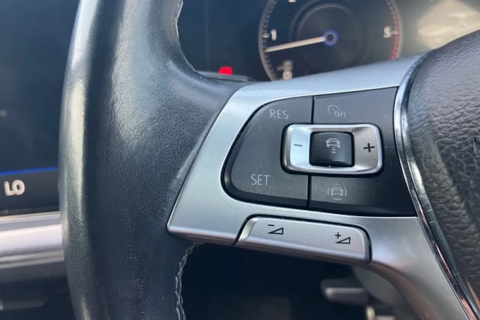2019 Volkswagen Touareg