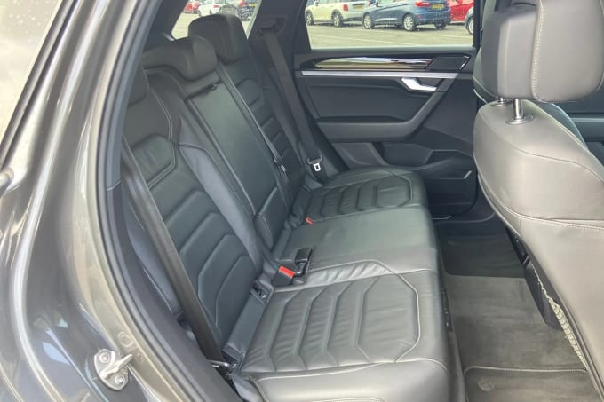 2019 Volkswagen Touareg