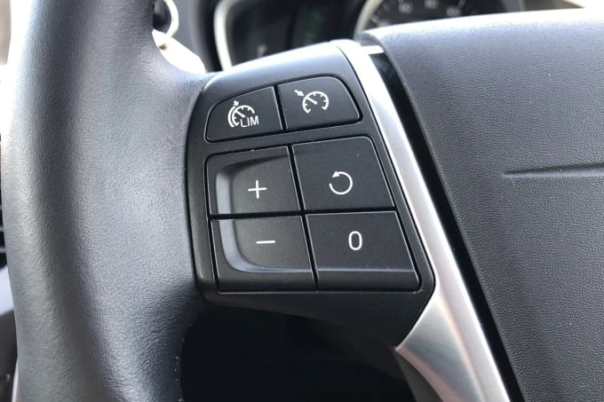 2018 Volvo V40
