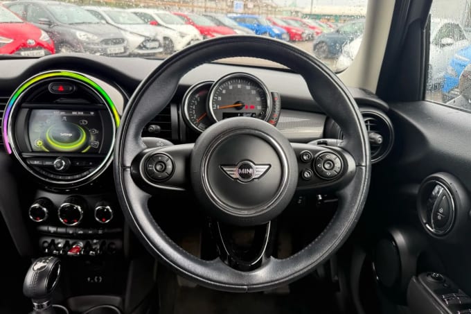 2017 Mini Hatch