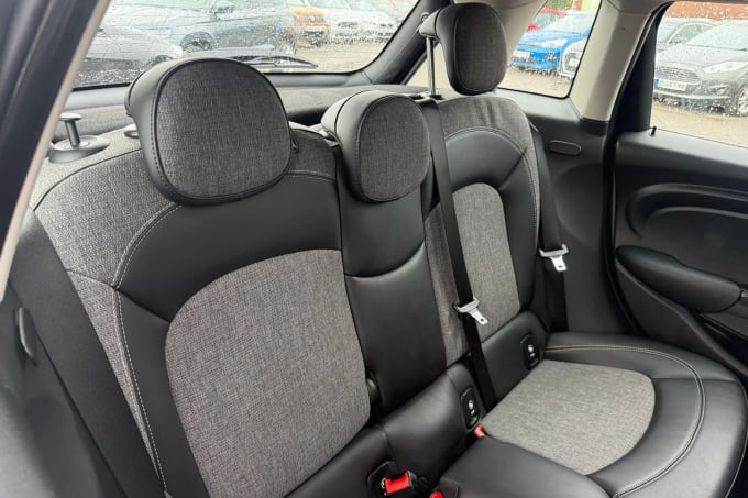 2017 Mini Hatch