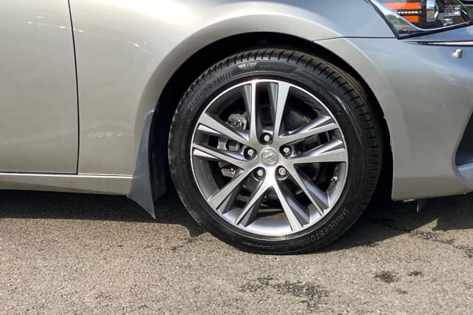 2017 Lexus Is