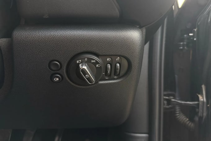 2022 Mini Hatch