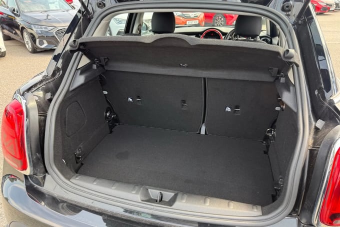 2022 Mini Hatch