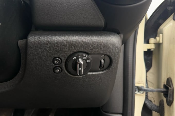 2016 Mini Hatch