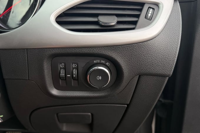 2020 Vauxhall Astra