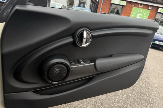 2016 Mini Hatch