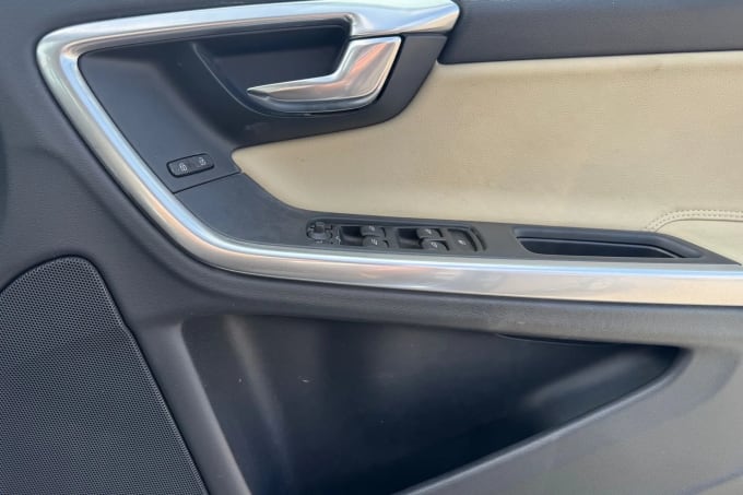 2017 Volvo V60