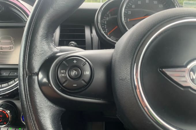 2016 Mini Hatch