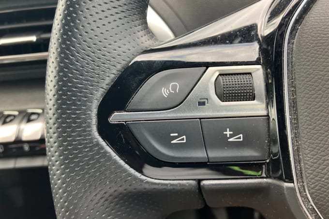 2021 Peugeot 5008