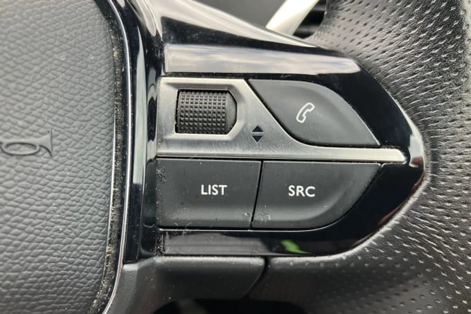 2021 Peugeot 5008