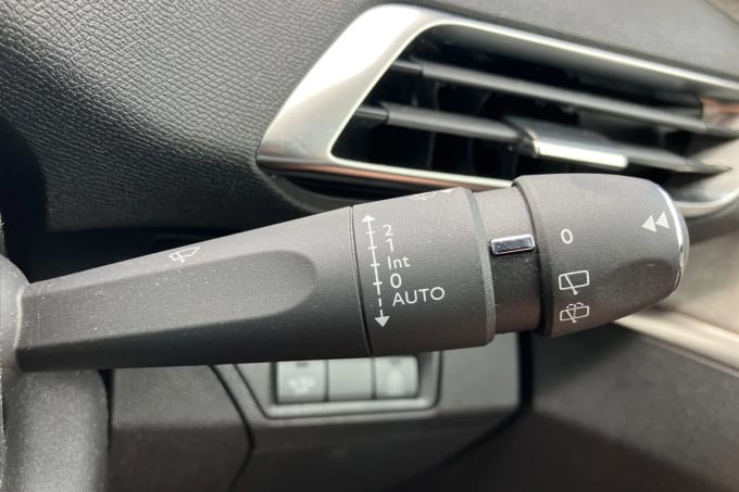 2021 Peugeot 5008