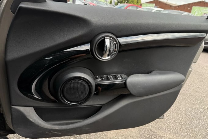 2016 Mini Hatch