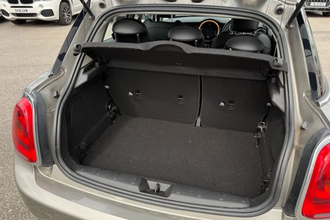 2016 Mini Hatch