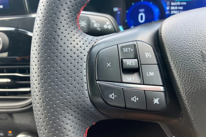 2022 Ford Kuga