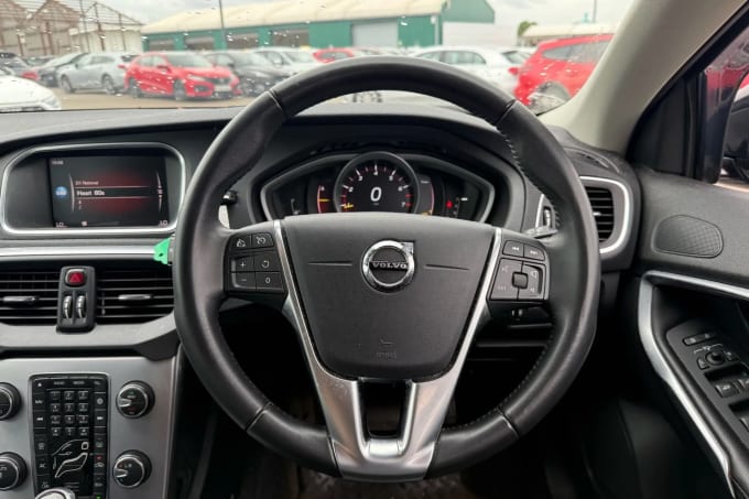 2018 Volvo V40