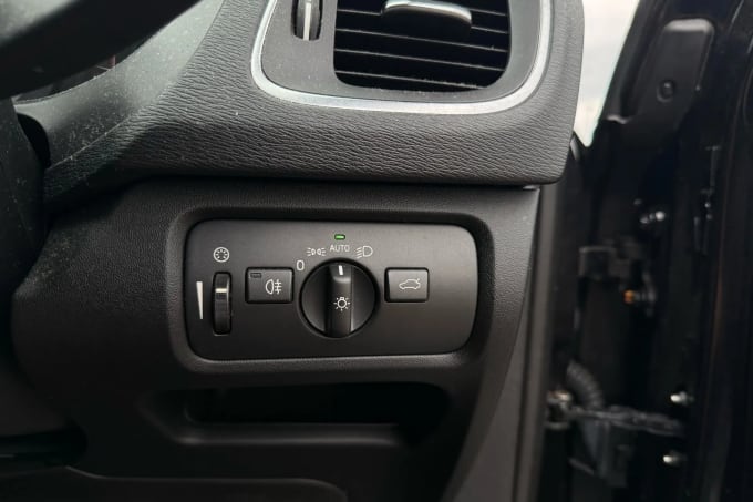 2018 Volvo V40