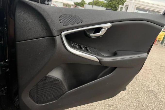 2018 Volvo V40