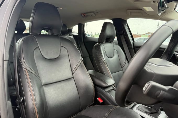 2018 Volvo V40