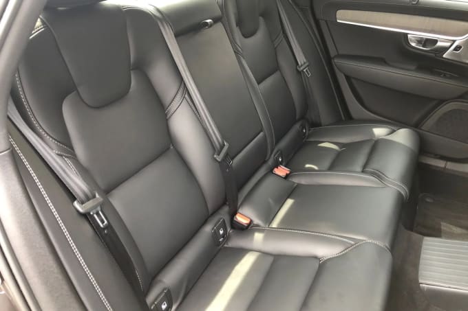 2022 Volvo S90