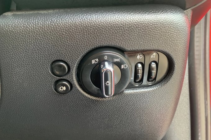 2023 Mini Hatch
