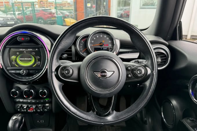 2017 Mini Hatch