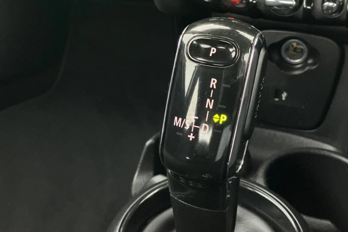 2022 Mini Hatch